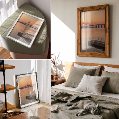 Lienzo decorativo moderno puente al atardecer con estilo minimalista en tonos cálidos