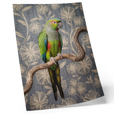 Póster con colores saturados Loro en una rama con flores color crema y fondo azul.