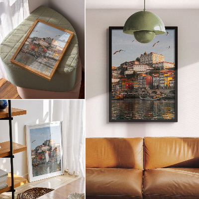 Póster Edificios de apartamentos coloridos, barcos elegantes, gaviotas