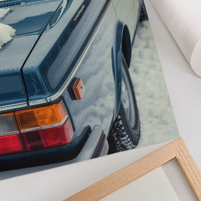 Lámina artística de alta calidad Coche retro sobre fondo azul y blanco nevado