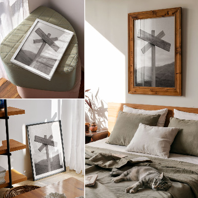Póster con colores saturados Cartel de madera con un paisaje montañoso de fondo en blanco y negro.