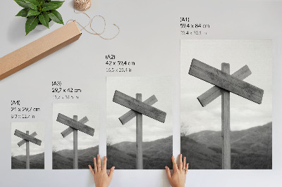 Póster con colores saturados Cartel de madera con un paisaje montañoso de fondo en blanco y negro.
