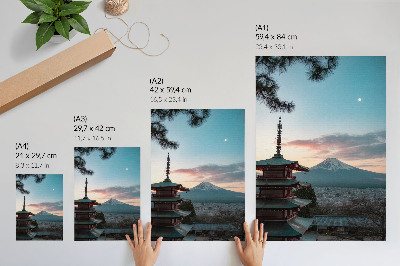 Lienzo decorativo moderno con diseño de pagoda y tonos montañosos en armonía con el cielo