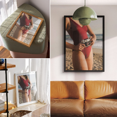 Póster con colores saturados Fotografía con traje burdeos y ambiente playero