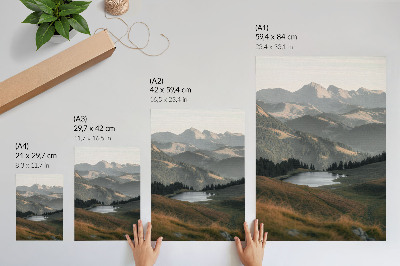 Póster con colores saturados Colinas, lago y paisaje montañoso en armonía