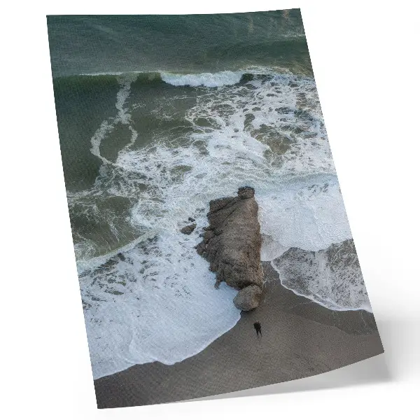 Lienzo decorativo moderno costa rocosa con olas de océano en agua verde