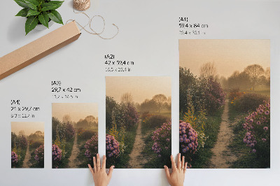 Póster con colores saturados Encantadoras flores en el sendero del jardín, niebla matutina