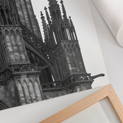 Póster arquitectura gótica con decoración intrincada y alto contraste