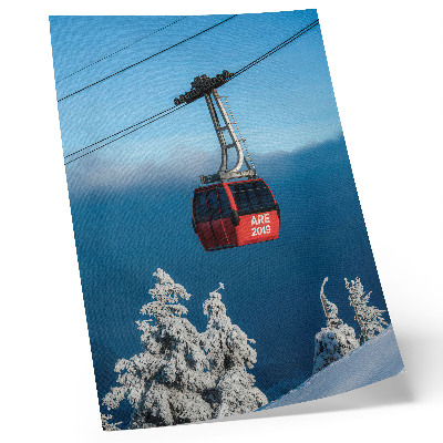 Póster con colores saturados Paisaje invernal, góndola roja, árboles blancos