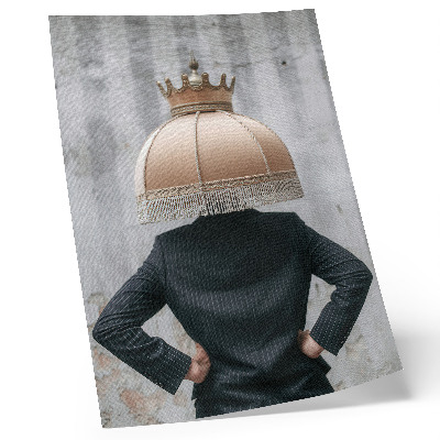 Lámina artística de alta calidad Una pantalla de lámpara refinada, un traje elegante, un contraste de texturas.