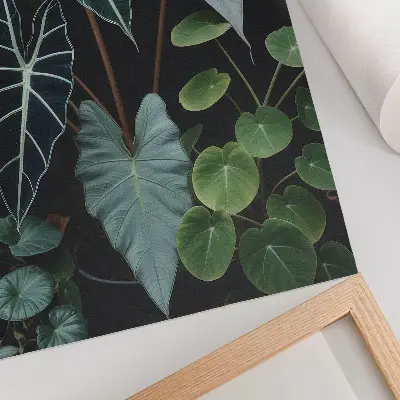 Póster de hojas verdes con contraste sobre fondo oscuro moderno