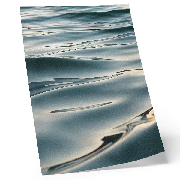 Póster olas tranquilas con diseño de armonía, paz y relajación