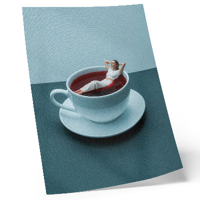 Póster con colores saturados Una taza de relajación surrealista
