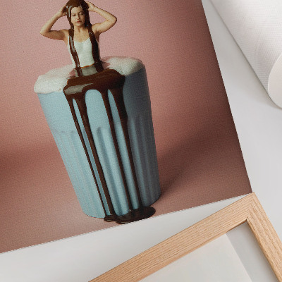 Póster con colores saturados Persona en una taza de chocolate sobre un fondo rosa.