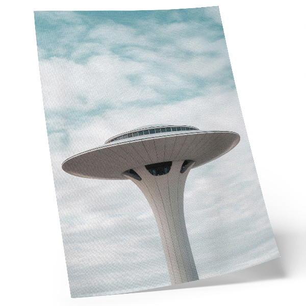 Póster con colores saturados Un edificio futurista contra el cielo