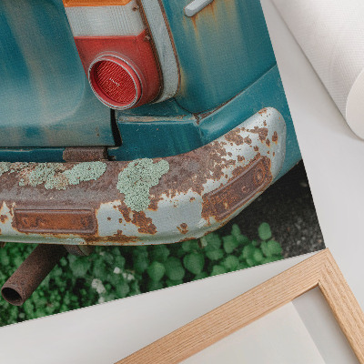 Lienzo decorativo moderno Coche cubierto de musgo, óxido y color turquesa.
