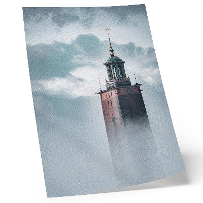 Lienzo decorativo moderno una torre histórica envuelta en una delicada niebla