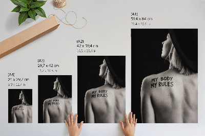 Póster Elegancia en blanco y negro con un mensaje contundente.
