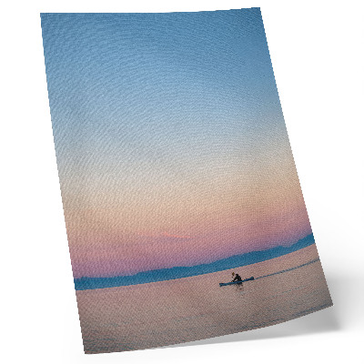 Lámina artística de alta calidad Paseo en kayak por un mar en calma en tonos pastel.