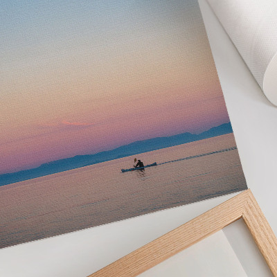 Lámina artística de alta calidad Paseo en kayak por un mar en calma en tonos pastel.