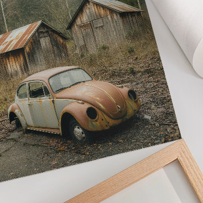 Póster con colores saturados Coche oxidado, cobertizo de madera, bosque verde