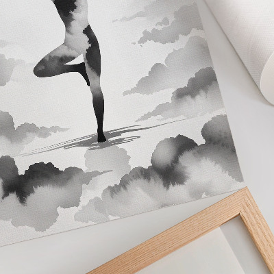 Lienzo decorativo moderno Silueta en blanco y negro entre las nubes con pájaros