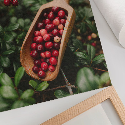 Lienzo decorativo moderno Colores vibrantes de hojas y frutos en una pala de madera
