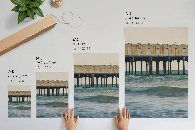 Póster casas amarillas junto al mar con un toque de modernidad y paz