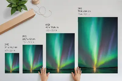 Póster de aurora boreal con colores saturados sobre un paisaje nocturno lleno de estrellas