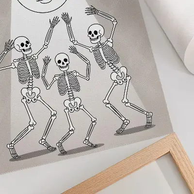 Póster esqueletos en blanco y negro sobre fondo lunar beige
