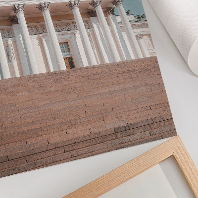 Póster de edificio con columnas y elegantes detalles arquitectónicos