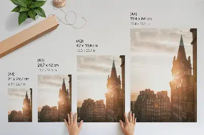 Póster de arquitectura con tonos cálidos durante la puesta de sol