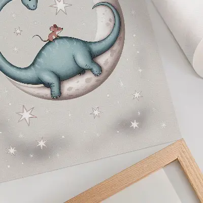 Póster de dinosaurio en la luna con estrellas y espacio en tonos pastel y colores saturados