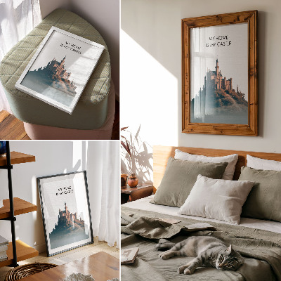 Póster castillo en una colina con niebla y texto