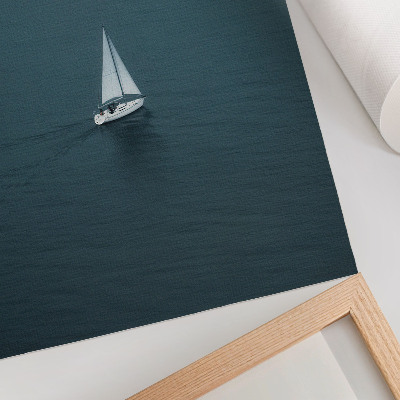 Lámina artística de alta calidad Un yate en un mar en calma, una composición minimalista.