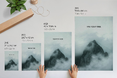 Póster con colores saturados Montaña monocromática, atmósfera mística, paz