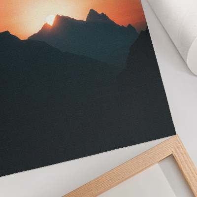 Póster con colores saturados Atardecer en las montañas, magia y paz.