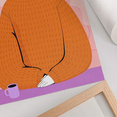 Lámina artística de alta calidad Imagen de un personaje con un suéter naranja sobre un fondo rosa.