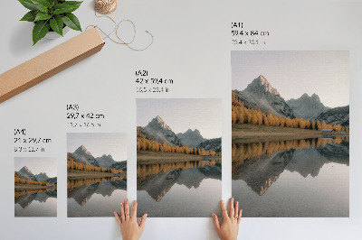 Póster Lago tranquilo, árboles otoñales, reflejo de las montañas, naturaleza