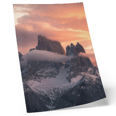 Póster Montañas con sol poniente, niebla, armonía, misterio