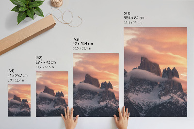 Póster Montañas con sol poniente, niebla, armonía, misterio