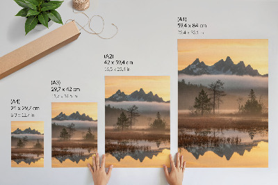 Lámina artística de alta calidad Montañas, árboles, niebla, agua en calma, reflejo