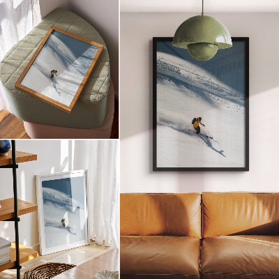 Póster Esquiador chaqueta amarilla ladera nevada sombra