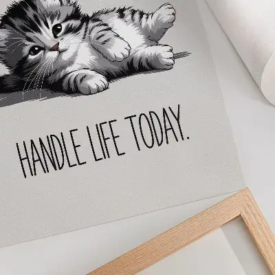 Póster un gatito sobre un fondo gris en estilo minimalista