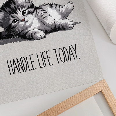 Póster Un gatito sobre un fondo gris en un estilo minimalista.