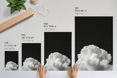 Póster con colores saturados Nubes sobre un fondo negro sin detalles innecesarios