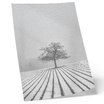 Póster Árbol en la nieve, paisaje invernal minimalista