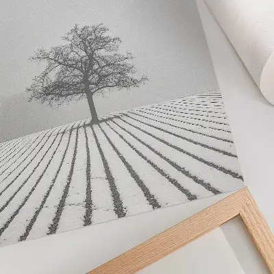 Póster árbol en la nieve con diseño de paisaje invernal minimalista