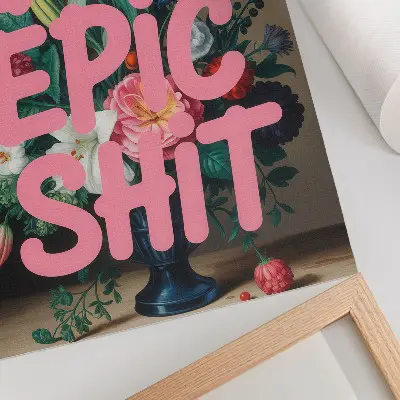 Póster con flores coloridas y letras rosas de diseño vibrante con alto contraste