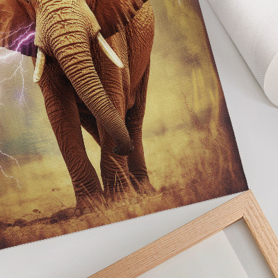 Póster con colores saturados Elefante con escenario dinámico de relámpagos